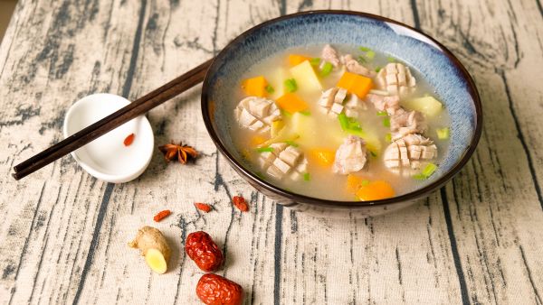 土豆胡萝卜排骨丸子汤