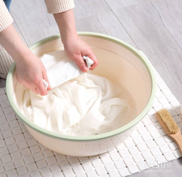 怎样去除各类衣服上的油渍