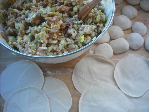 榆黄菇肉馅水饺