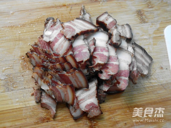 豆干炒腊肉的做法