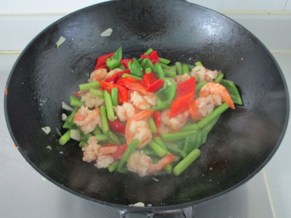 芦笋青椒凤尾虾