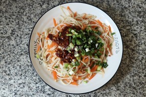 怎么做胡萝卜拌金针菇