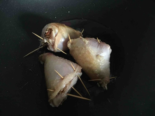 鸡腿包饭丘比沙拉汁