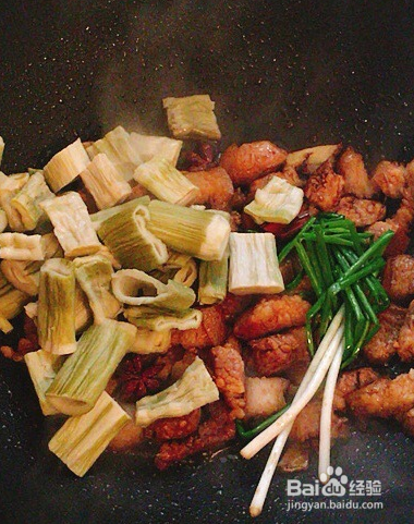 笋干土豆炖肉的做法