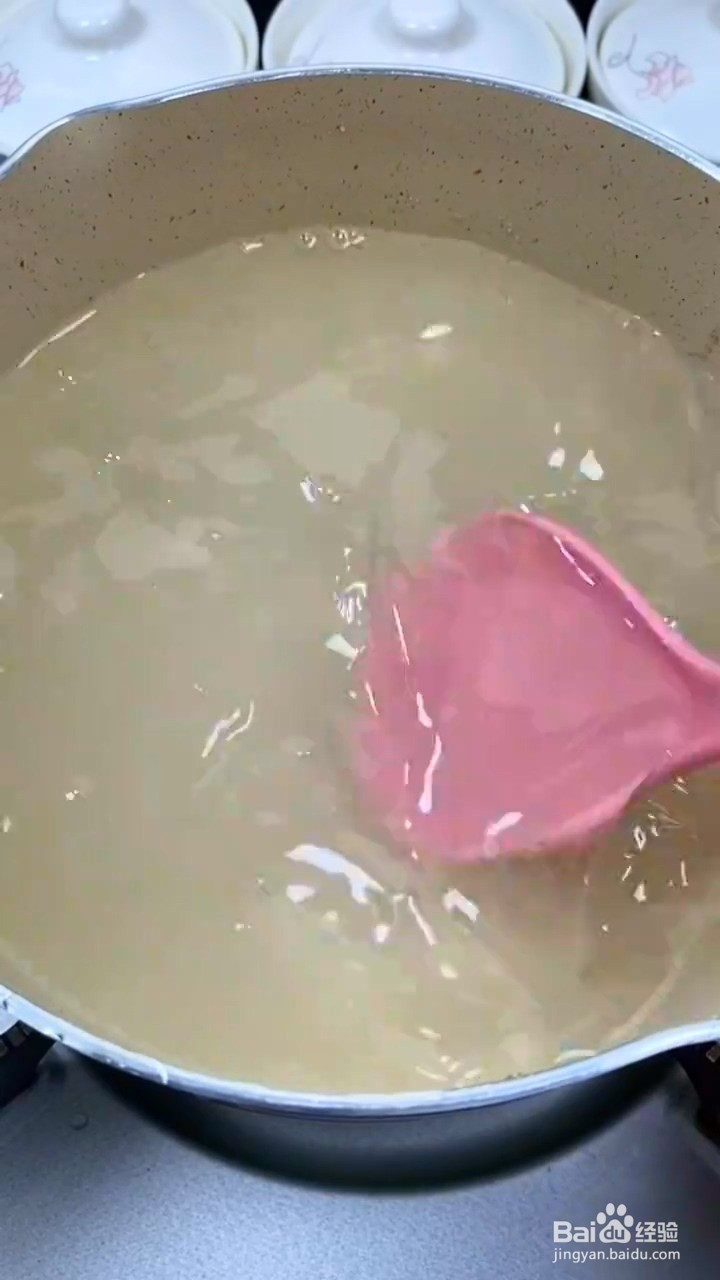 如何制作Q弹的草莓果冻