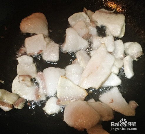 传统的黑芝麻汤圆