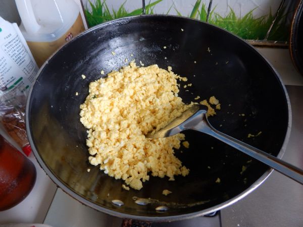 韭菜鸡蛋生煎包