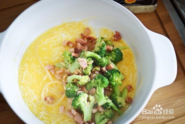 超级简单但保证好吃! 培根蛋黄意大利面食谱