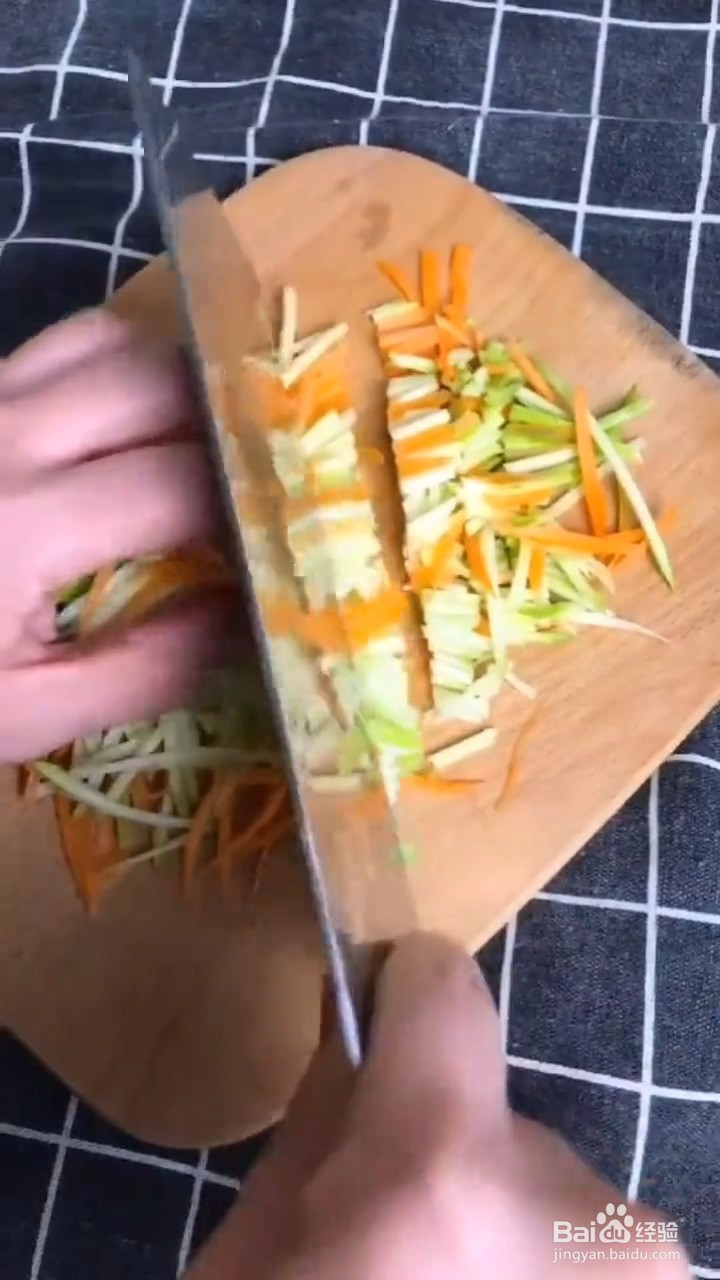 如何制作胡萝卜西葫芦小饼