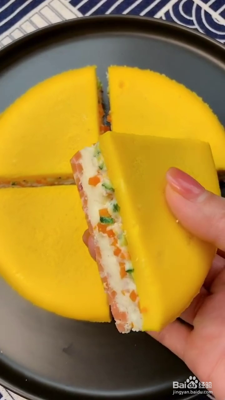 如何制作好吃的蔬菜双色鸡蛋糕？