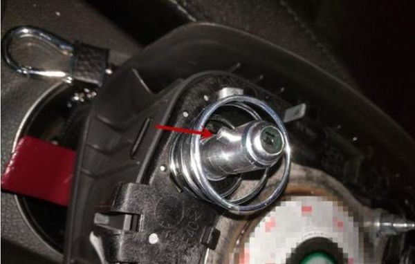 长安cs35主安全气囊怎么从方向盘上拆解下来