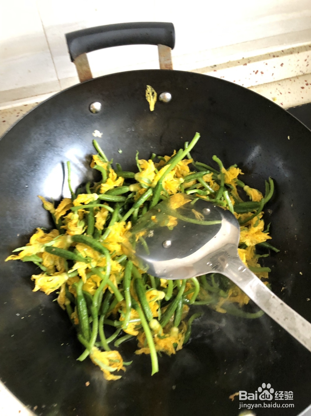 如何做一款好吃的黄瓜花鸡蛋