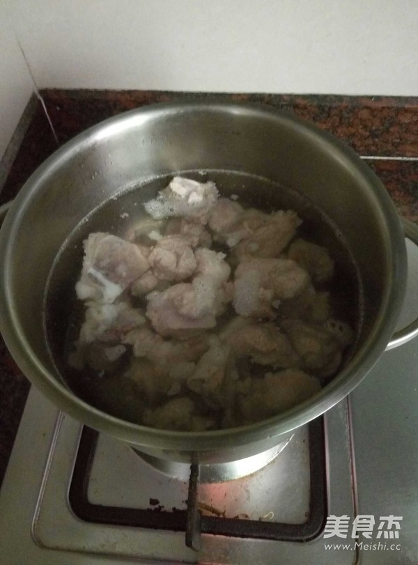 萝卜猪骨汤的做法