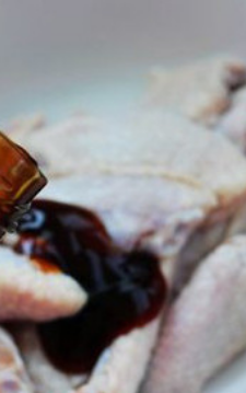 蚝油炒鸡翅的做法