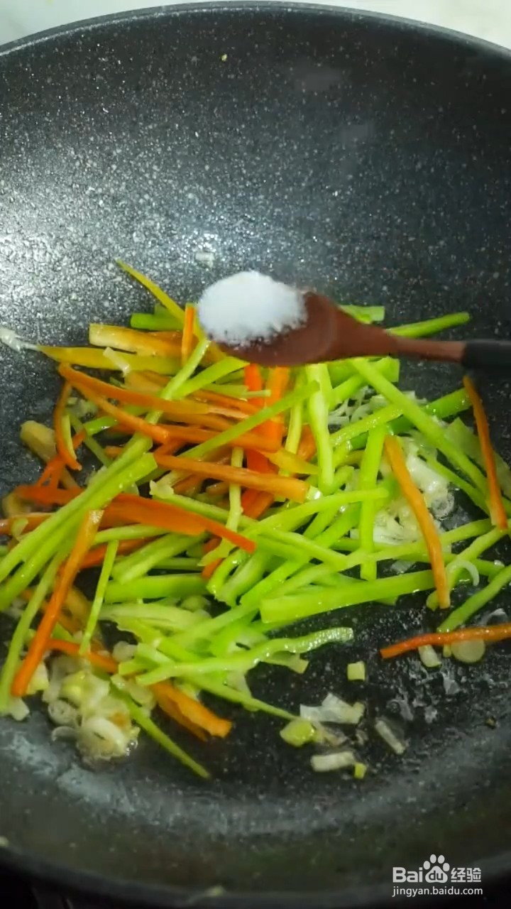 如何制作家常青椒炒鸡蛋