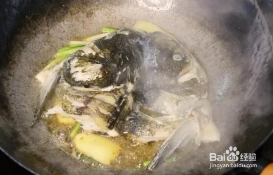 怎样才能做出奶白色的鱼汤