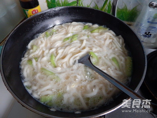 丝瓜鸡蛋乌东面