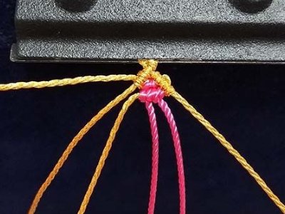 编皮筋手链的3种方法是什么