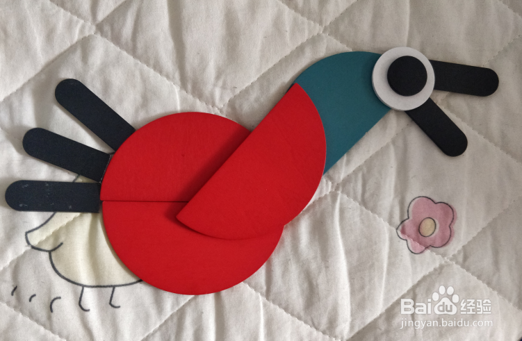 用形状积木怎么拼一只站着尖叫的鸟儿？