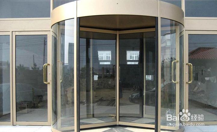 公共场所小孩的安全如何保障？