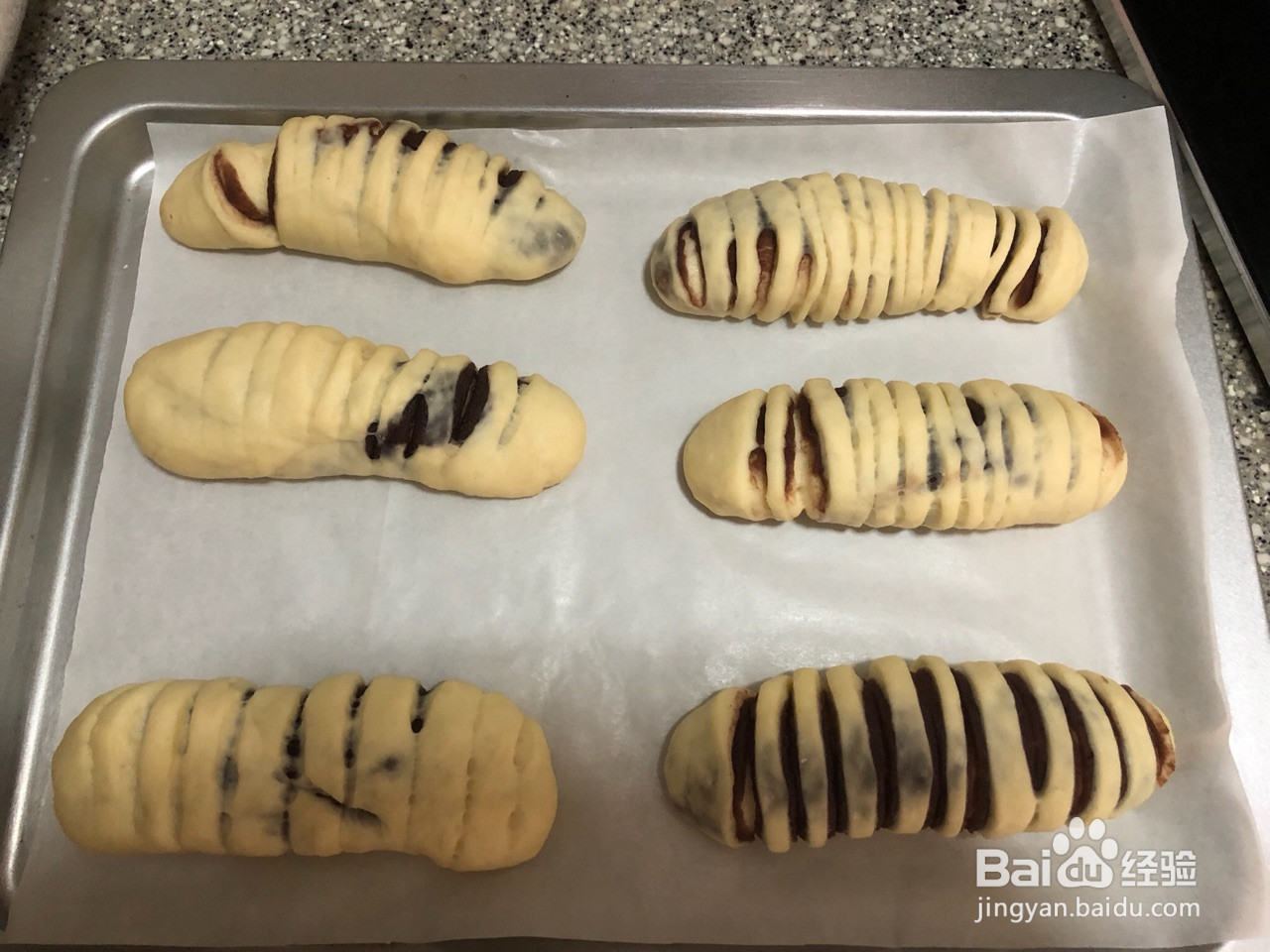 豆沙毛毛虫面包的做法