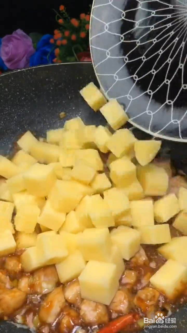 特别下饭好吃的肉炒土豆丁要怎样做