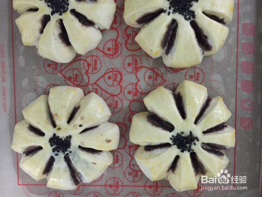 花朵豆沙面包怎么做