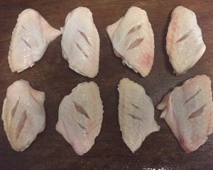脆皮鸡翅制作过程