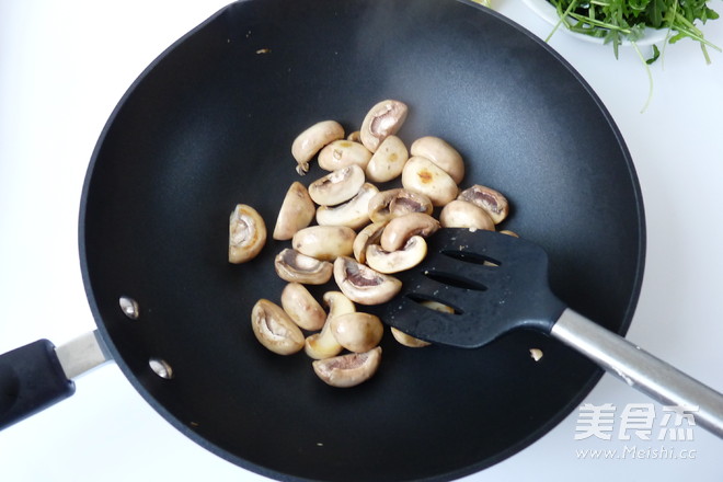 芝麻菜温拌蘑菇