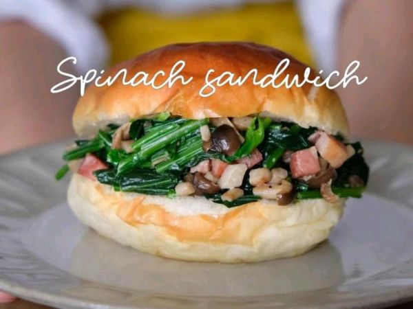 菠菜培根炒菇汉堡