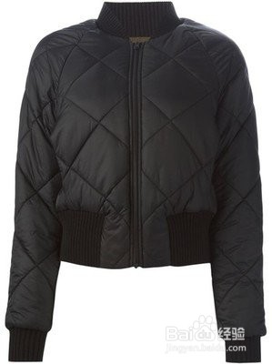 晒太阳穿什么颜色的衣服最好