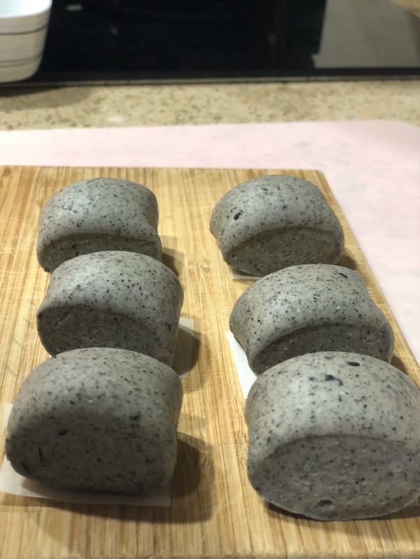 黑芝麻刀切馒头