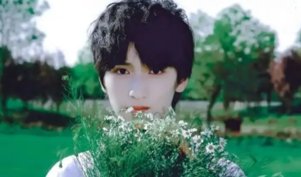 严浩翔大呲花是什么梗