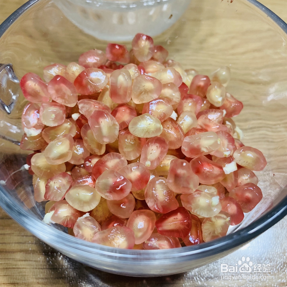 香气浓郁的石榴酒山楂酒