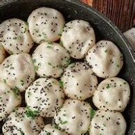 制作肉皮冻肉馅生煎包