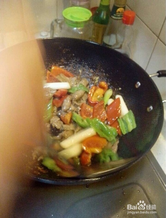 怎么炒出特别嫩的双椒炒瘦肉家常菜