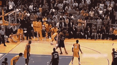 今天我们就来讲讲艾弗森的招牌过人 crossover！