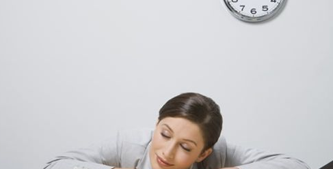 上班族如何进入午睡状态呢?