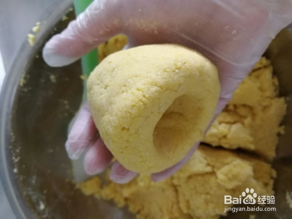 香气浓郁的玉米面窝头