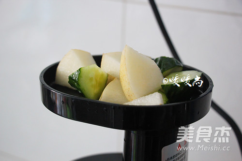 雪梨黄瓜汁的做法