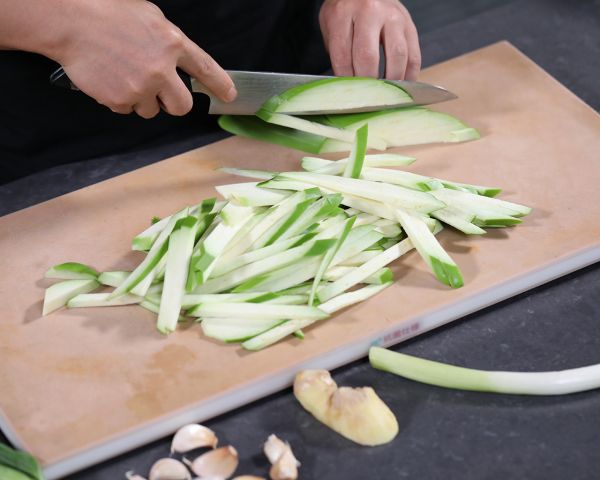 极妙秘制酱烧茄子