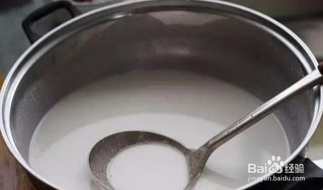 如何将饭后油腻腻碗盘洗得干干净净