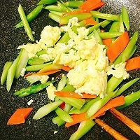 零失败的清热芦笋滑蛋