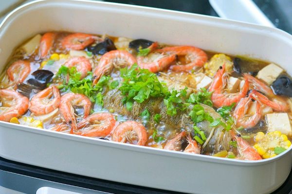 家常酱香鲜虾鲈鱼煲