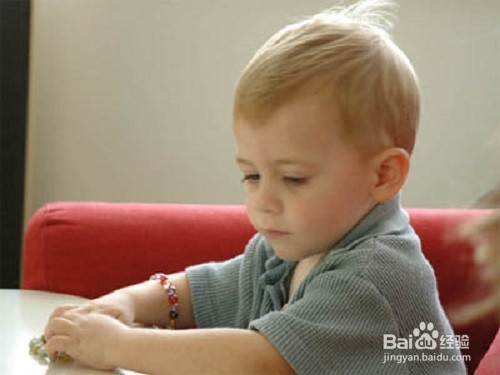 婴儿过敏性鼻炎吃什么好?