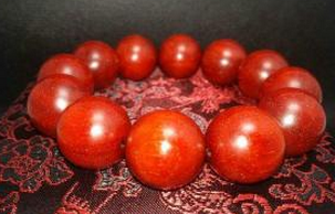 鸡血小叶紫檀是什么