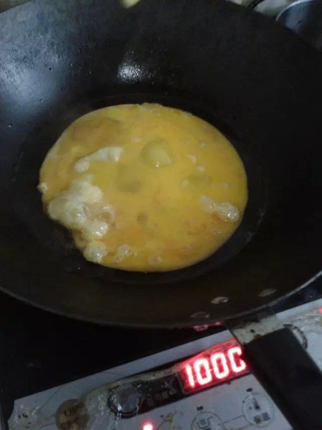 简单的青椒炒鸡蛋，我来教你怎么做！