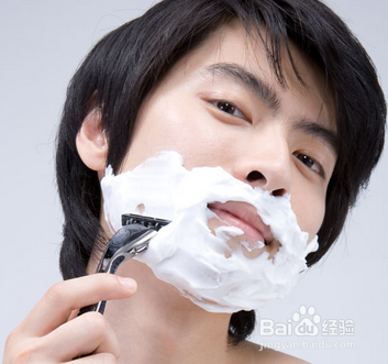 刮胡子的最佳时间