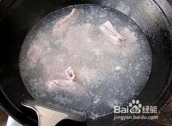 玉米排骨汤的做法