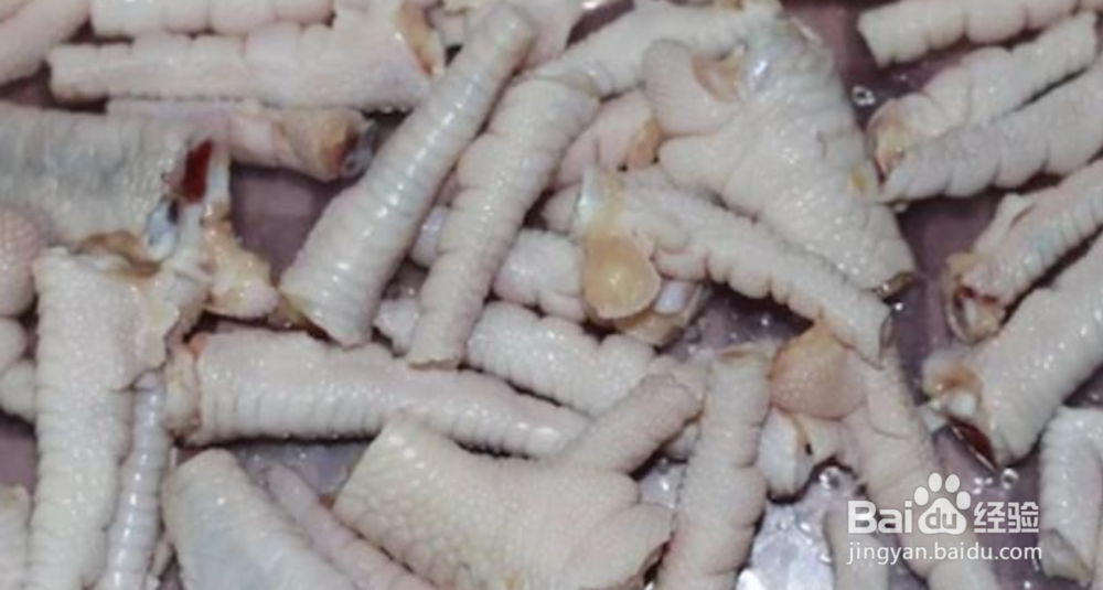 自制皮韧肉香嚼劲十足又酸辣可口的泡椒凤爪